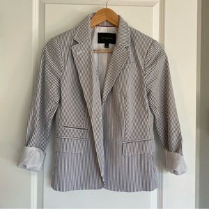 LIKE NEW Banana Republic Seersucker Blazer